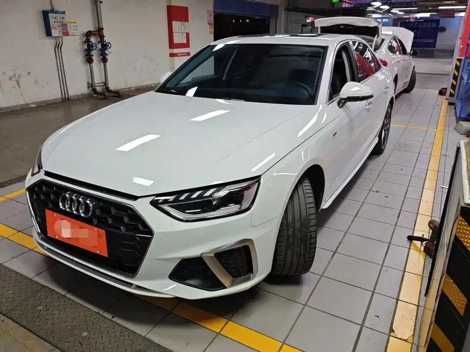 Фото 1 - Audi A4L