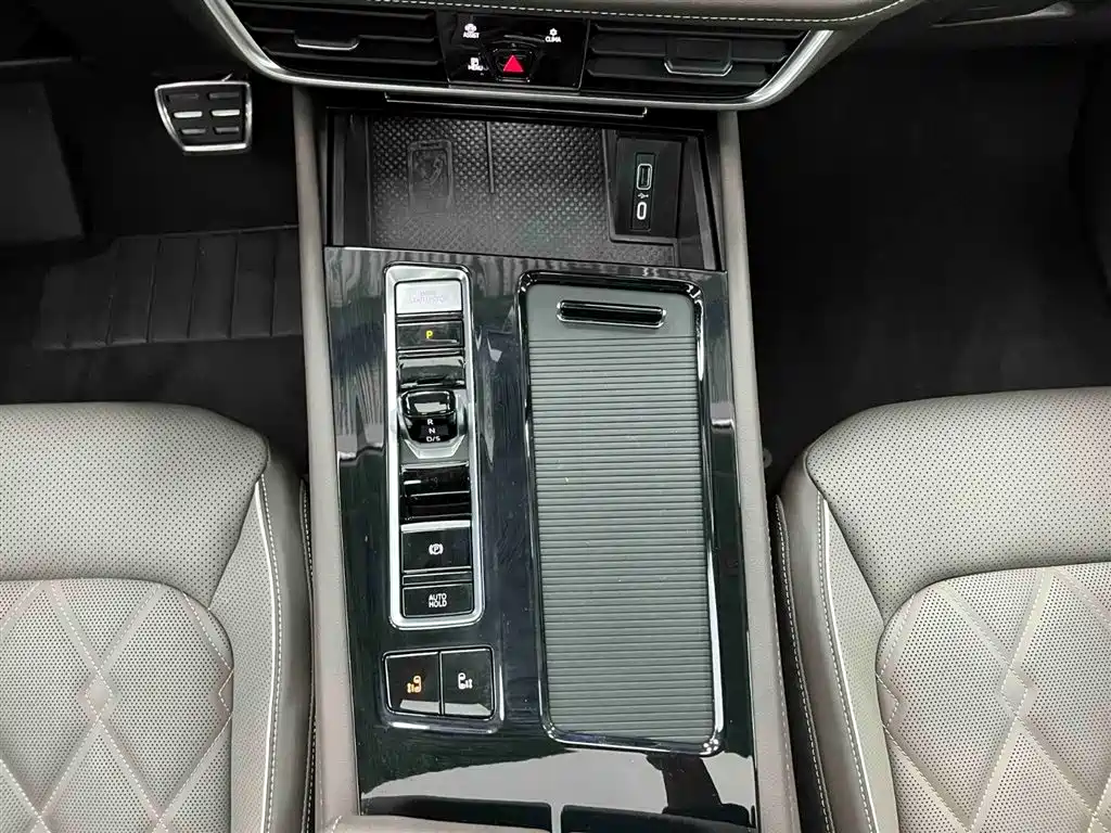 Volkswagen Viloran 2024 380TSI Executive Edition фото 5