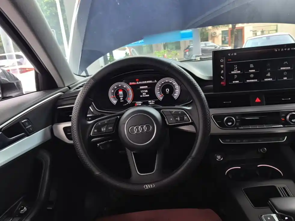 Audi A4L 2025 2025 2 Million Celebration Edition 40 TFSI Fashion Dynamic