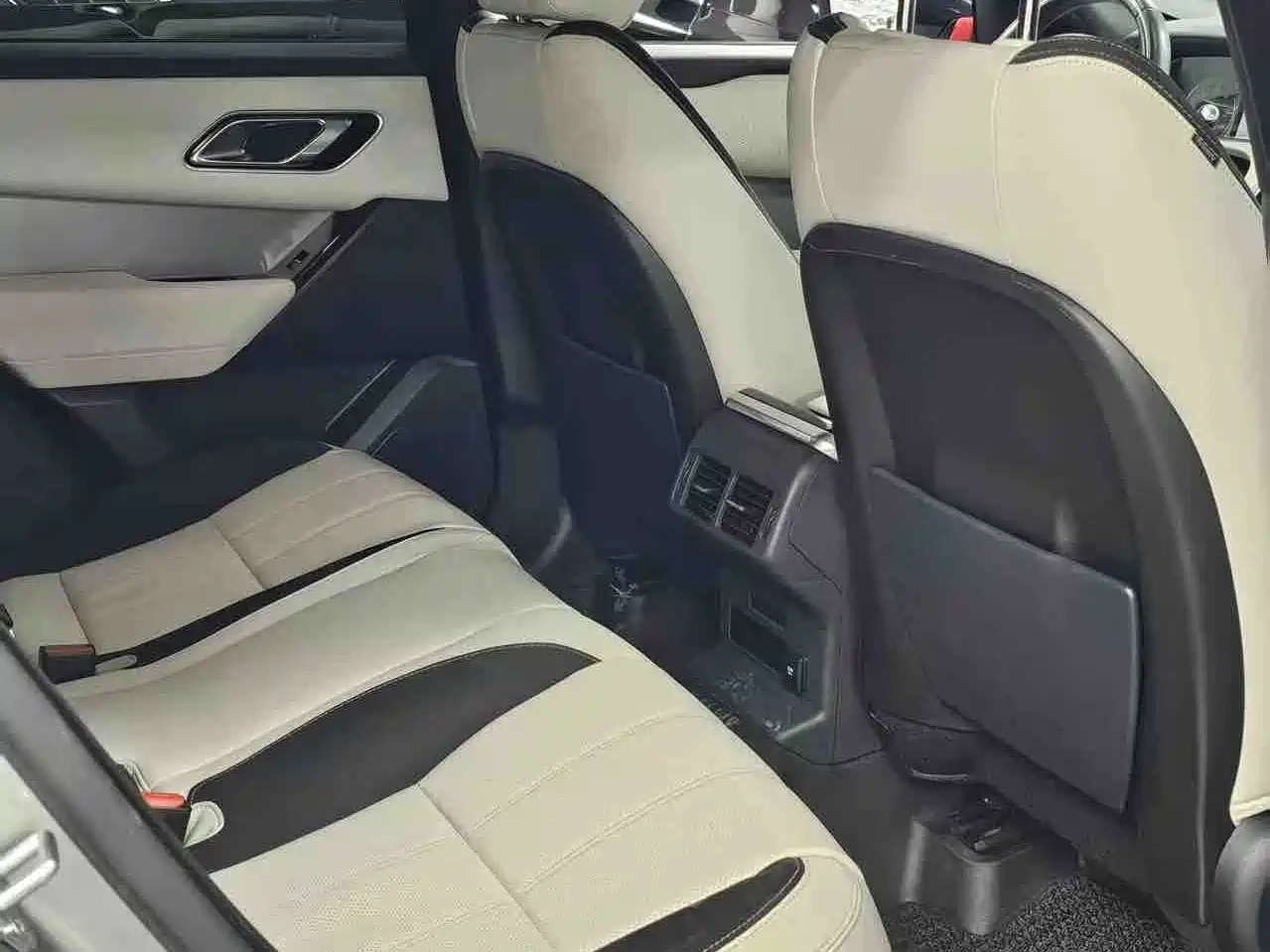 Фото 12 - Land Rover Range Rover Velar
