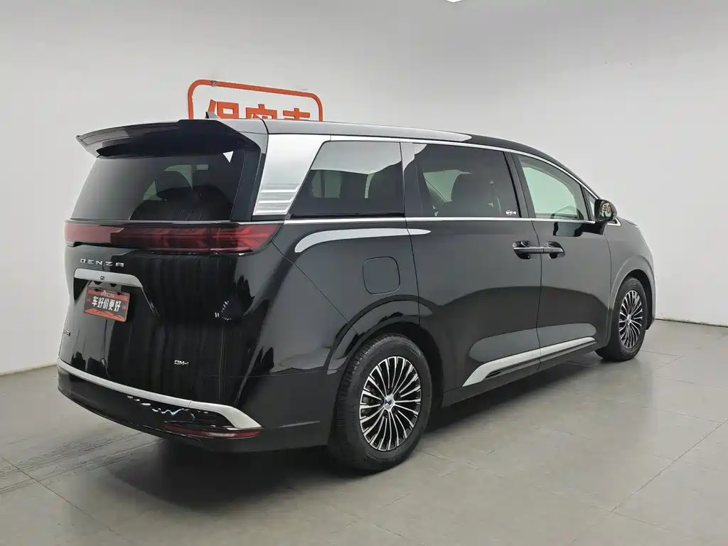 Denza D9 2025 2024 DM-i 1050 Premium