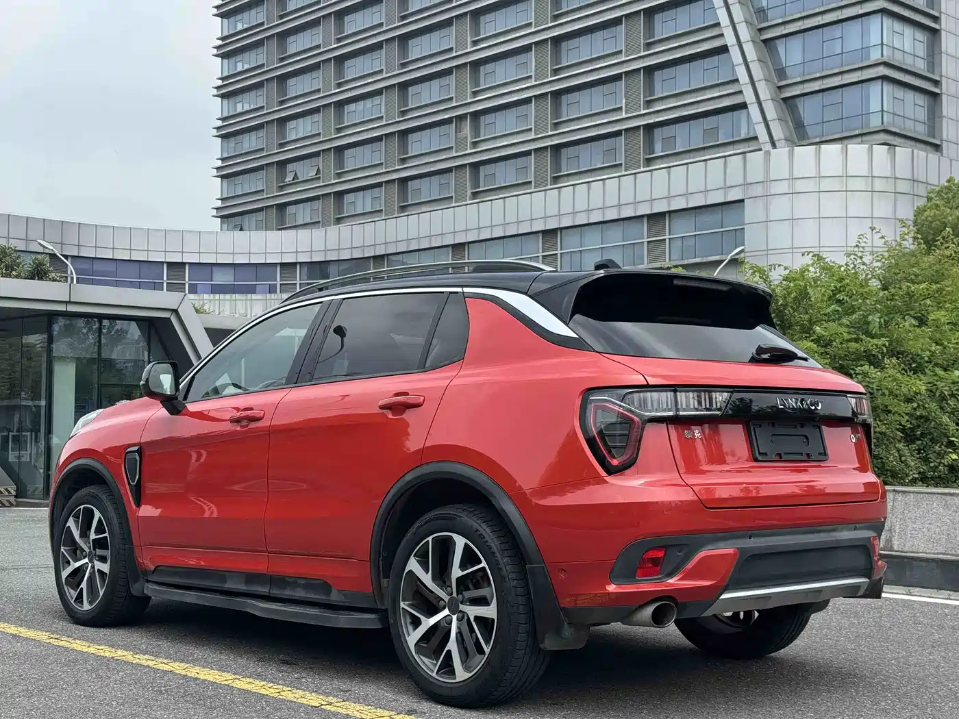 Lynk & Co 01 2017 2.0T AWD Pro фото 6