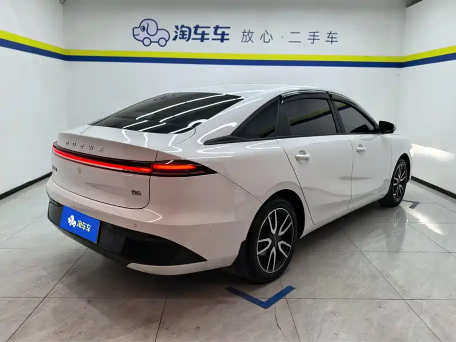 ROEWE D6