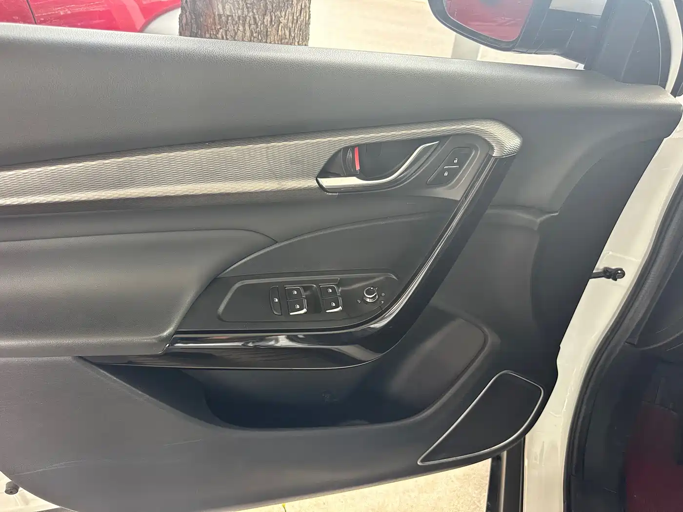 Dongfeng Aeolus Dongfeng Fengshen AX7 2019 2019 1.6T Auto AI Navigation Type China V