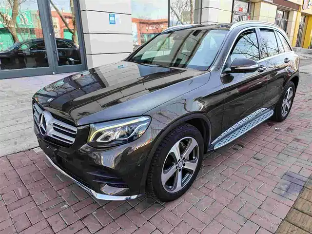 MERCEDES-BENZ GLC