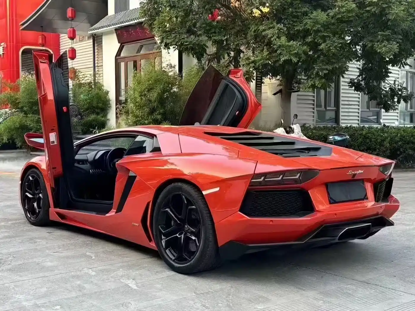 Lamborghini Aventador 2011 LP 700-4 фото 3