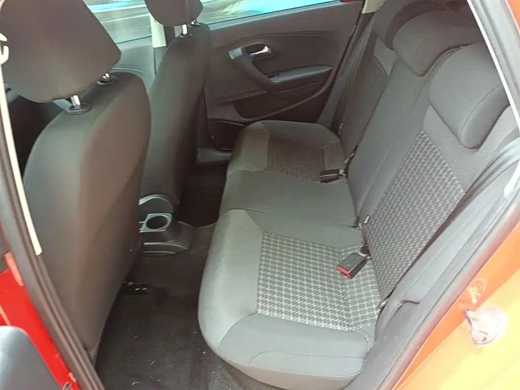 Volkswagen Polo 2016 1.6L Automatic Comfort фото 17