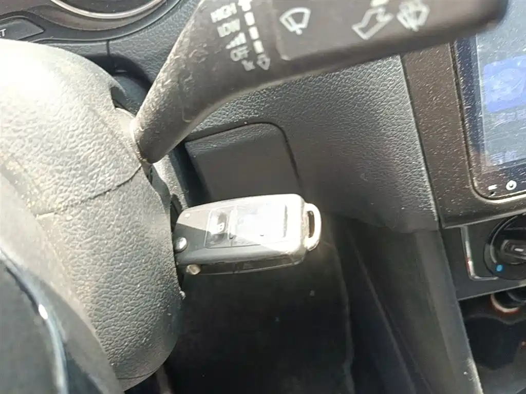 Volkswagen Polo 2016 1.6L Automatic Comfort фото 9