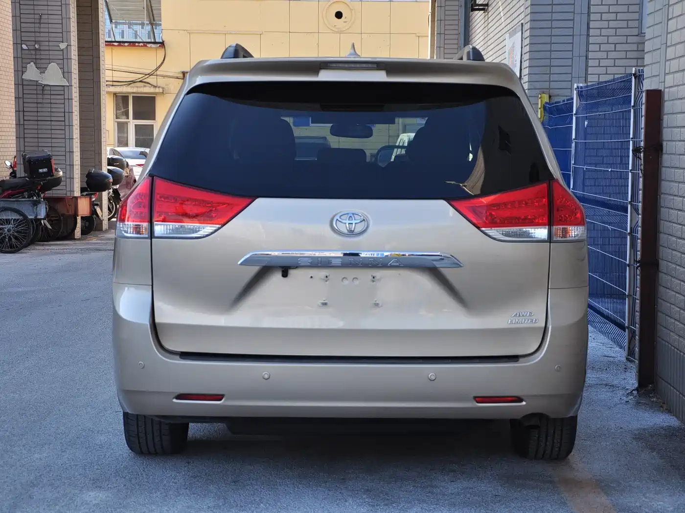 Toyota Sienna 2013 3.5L 4WD Automatic фото 5