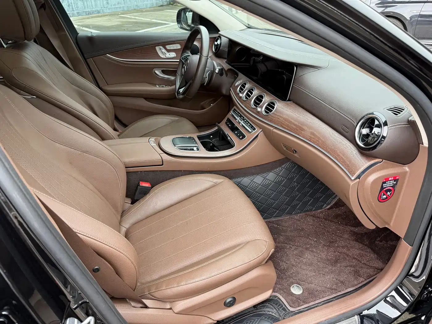 Mercedes-Benz E-Class 2023 E 300 L Fashion фото 14