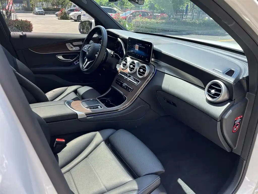Mercedes-Benz GLC 2021 GLC 300 L 4MATIC Sporty фото 7