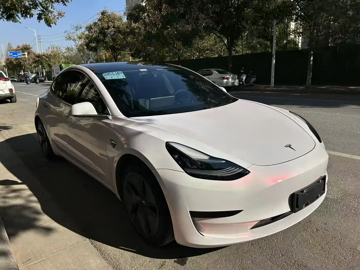 TESLA MODEL 3
