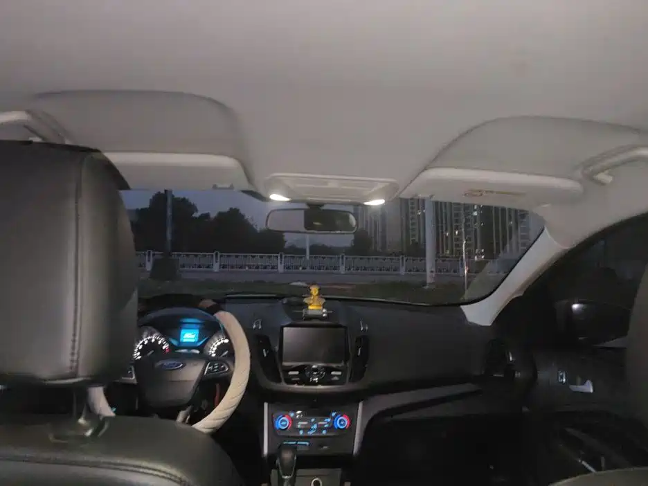 Ford Kuga 2019 2018 EcoBoost 180 FWD Wing