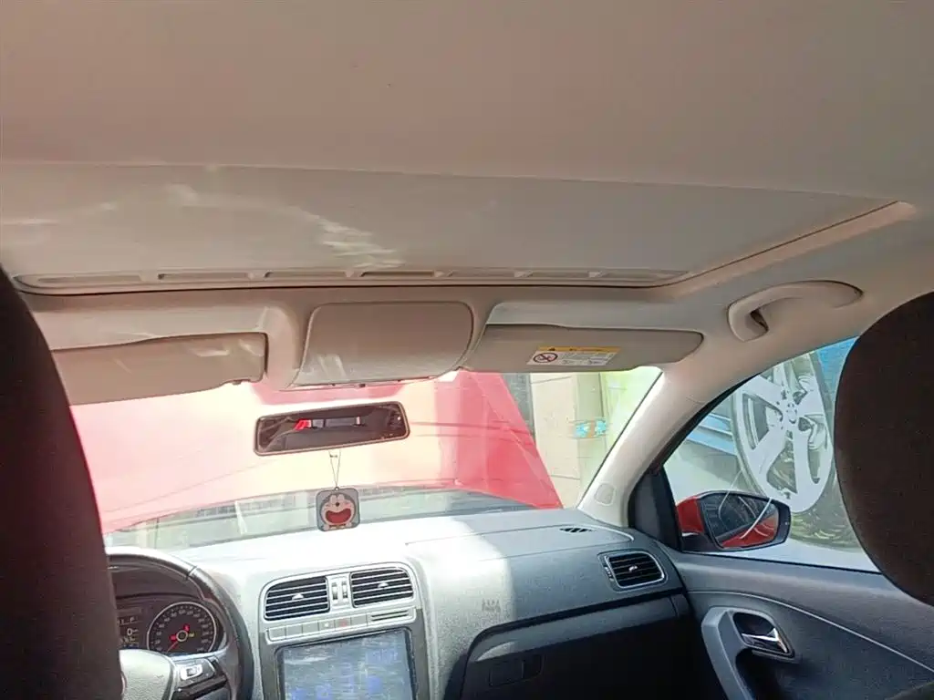 Volkswagen Polo 2016 1.6L Automatic Comfort фото 18