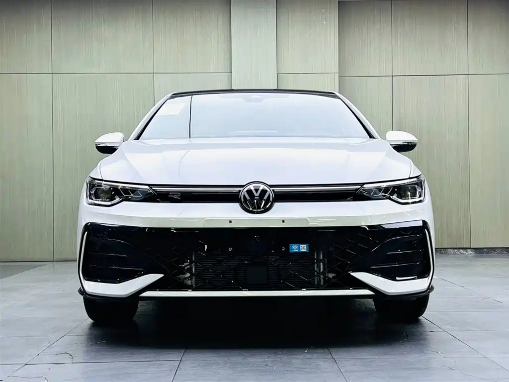 Volkswagen Golf 2025 Facelift 300TSI R-Line фото 2