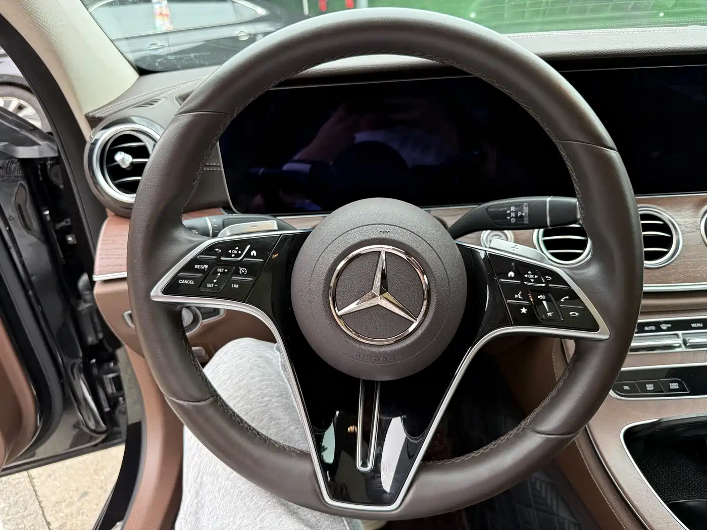 Mercedes-Benz E-Class 2023 E 300 L Fashion фото 6