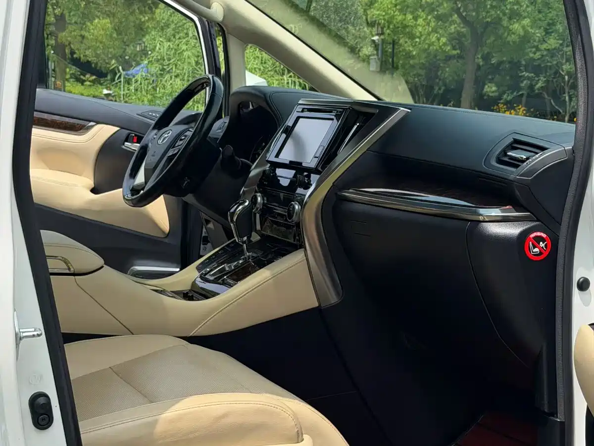Toyota Alphard 2018 Facelift 3.5L Luxury Edition фото 9