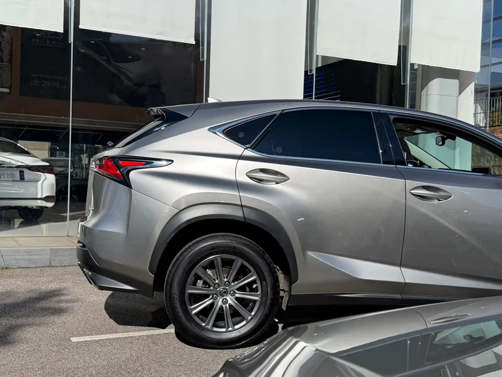 Photo 8 - Lexus NX