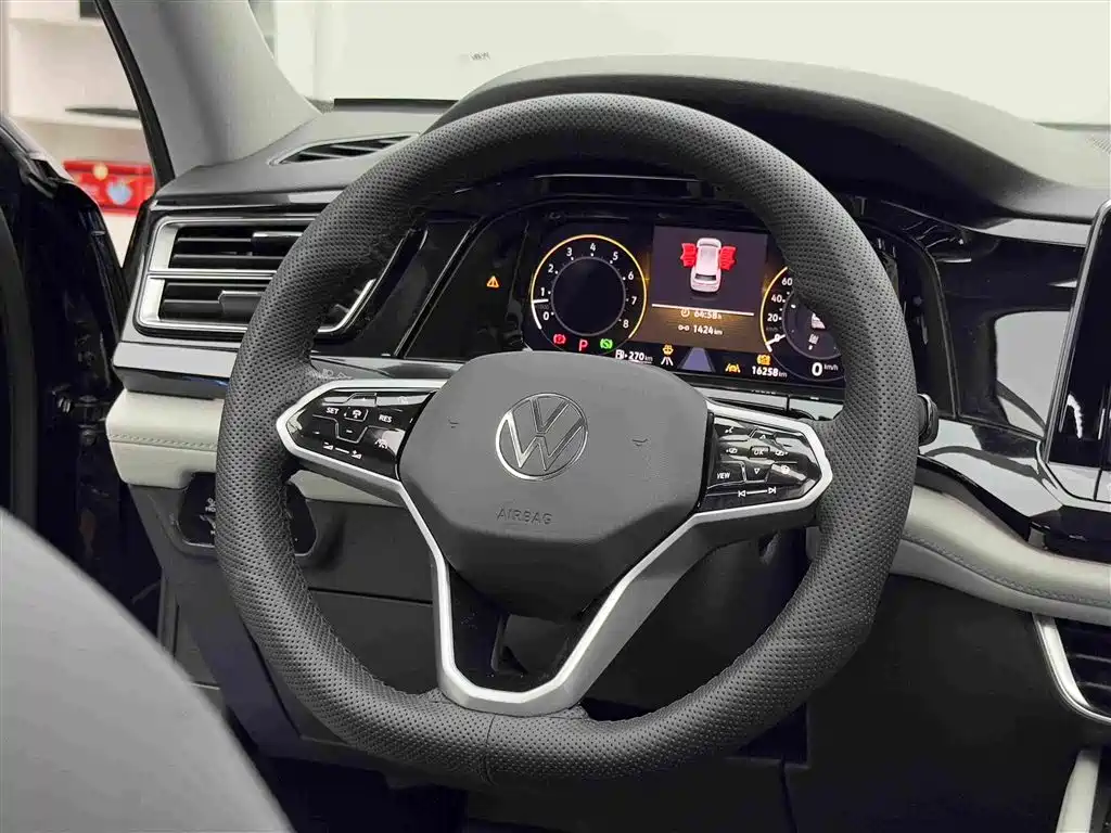 Фото 13 - Volkswagen Teramont