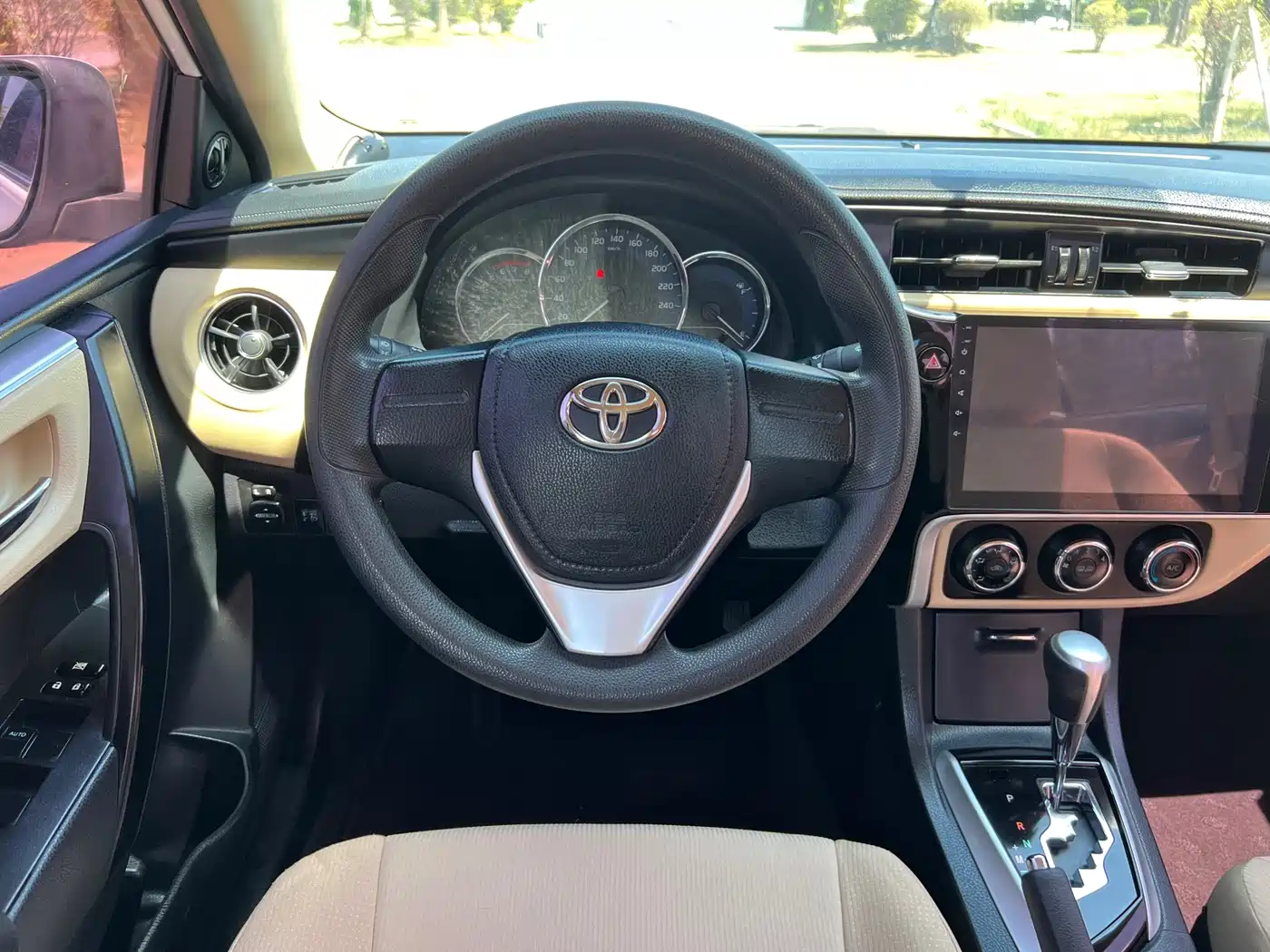 Toyota Corolla 2017 Facelift 1.2T S-CVT GL фото 13
