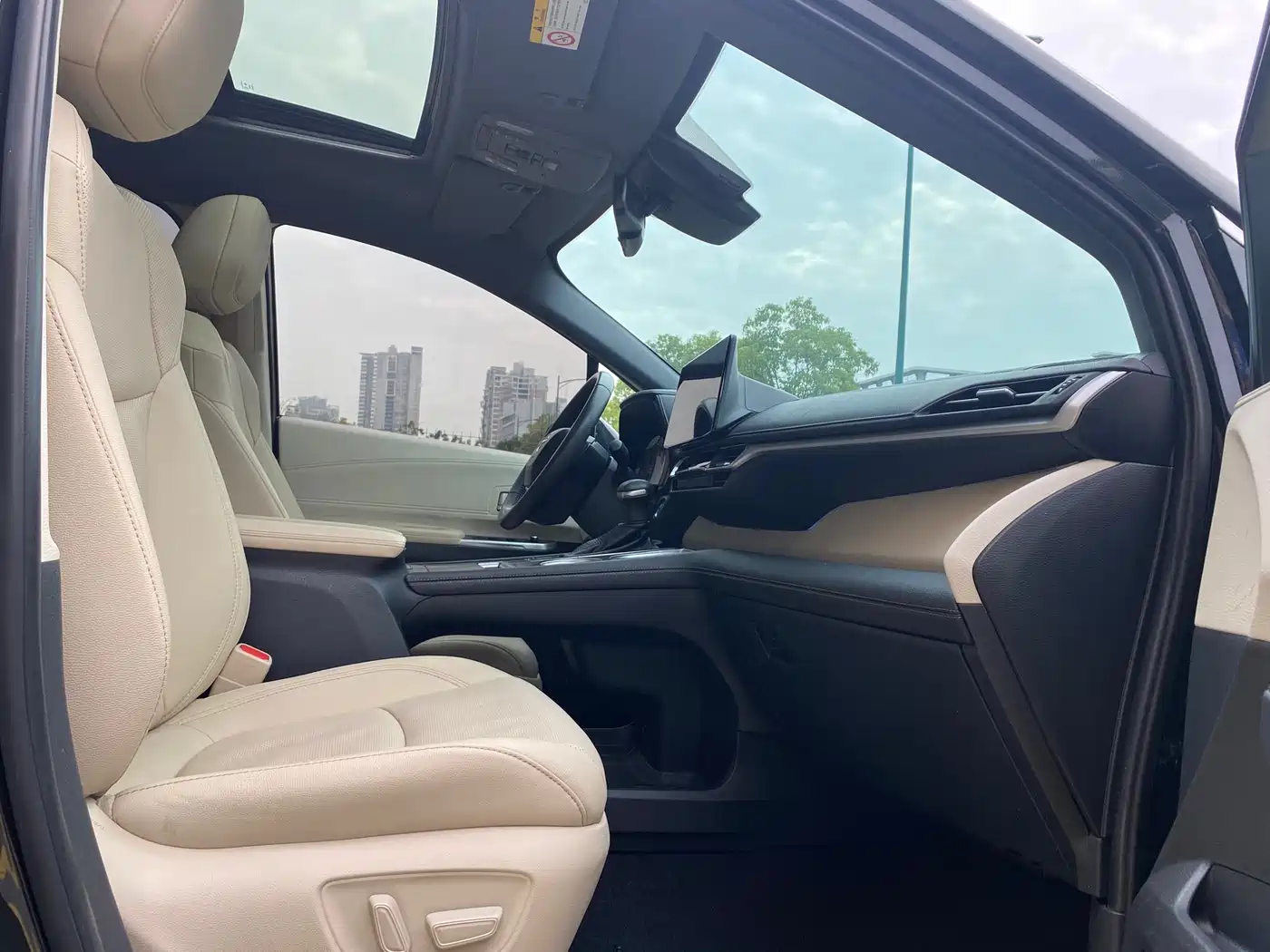 Toyota Sienna 2021 2.5L Hybrid Ultimate Edition фото 15