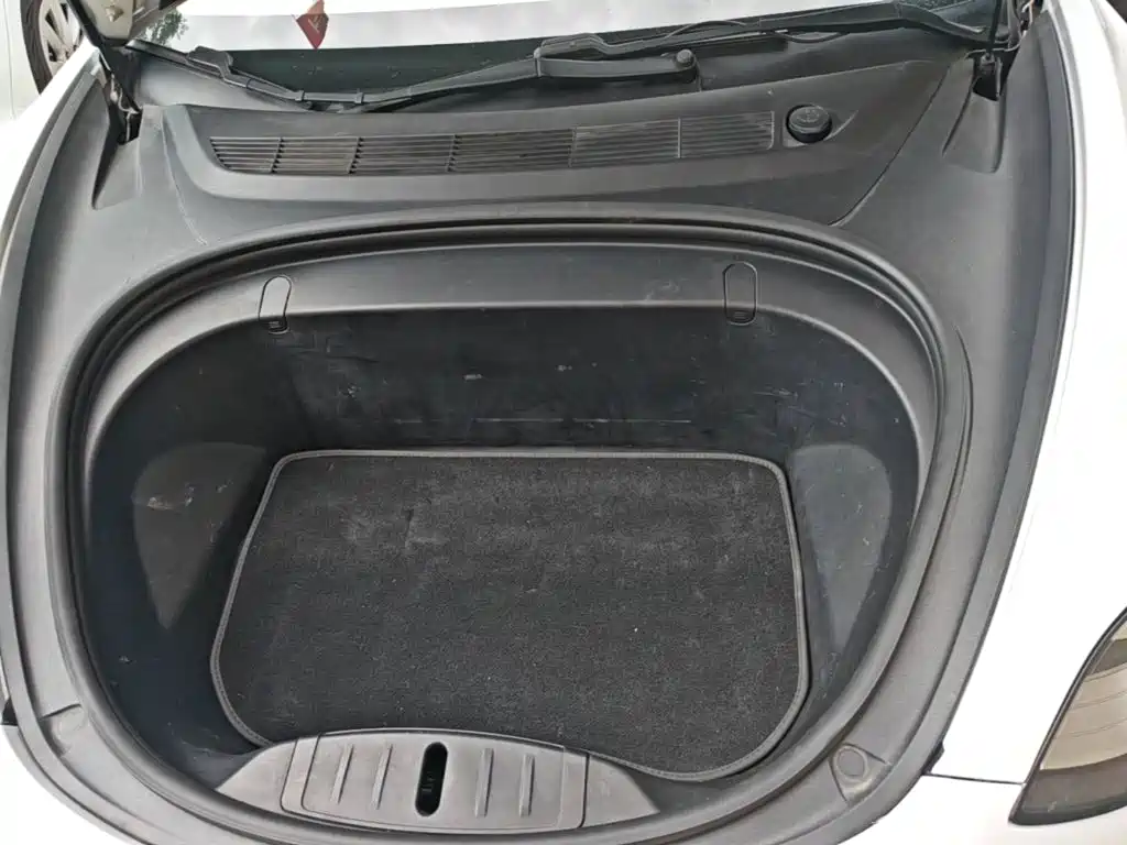 Tesla Model 3 (Import) 2019 2019 Long Range All-Wheel Drive Edition