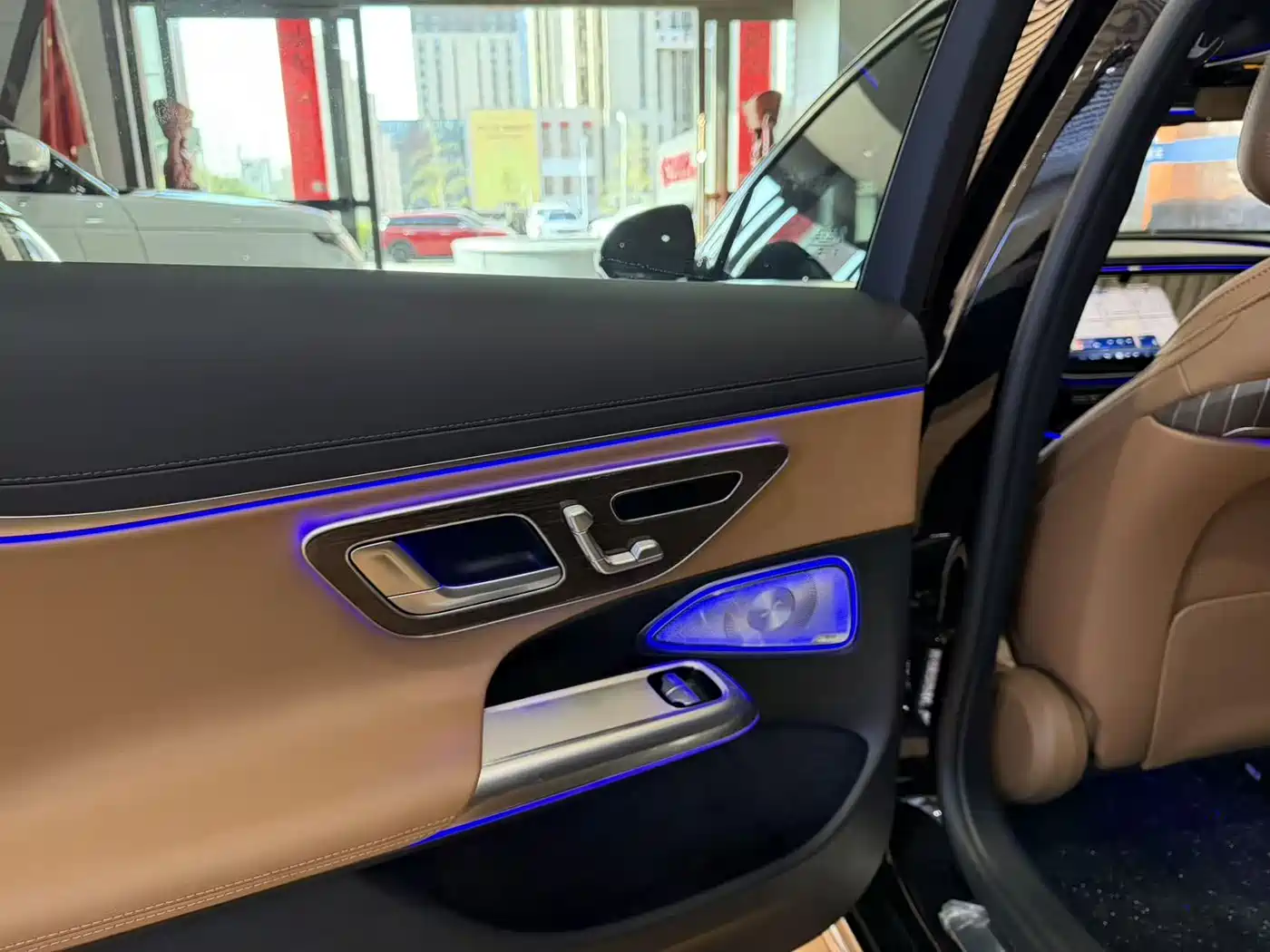 Mercedes-Benz E-Class 2025 E 300 L Luxury фото 12