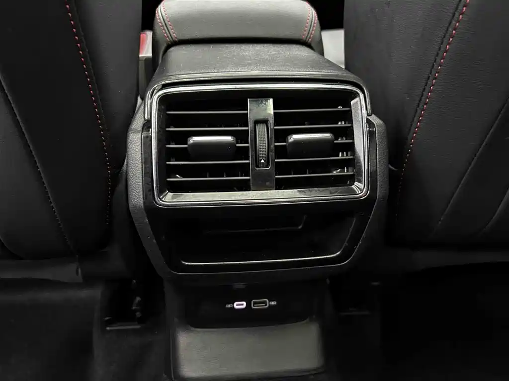 Škoda Karoq 2023 TSI280 Luxury Edition фото 15