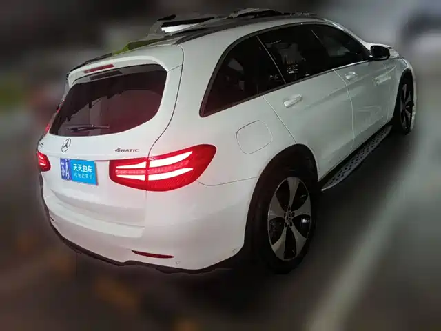 Mercedes-Benz GLC 2018 GLC 300 4MATIC Dynamic — фото 2