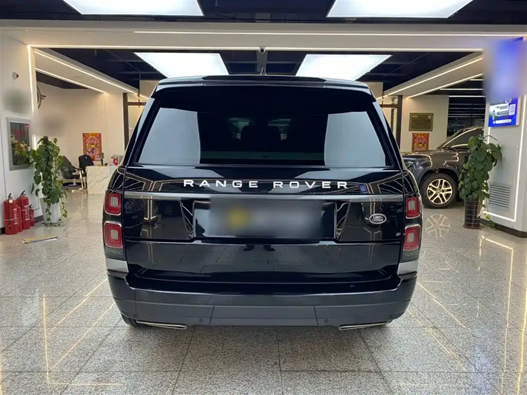 Land Rover Range Rover 2021 3.0 L6 Golden Age Edition фото 7