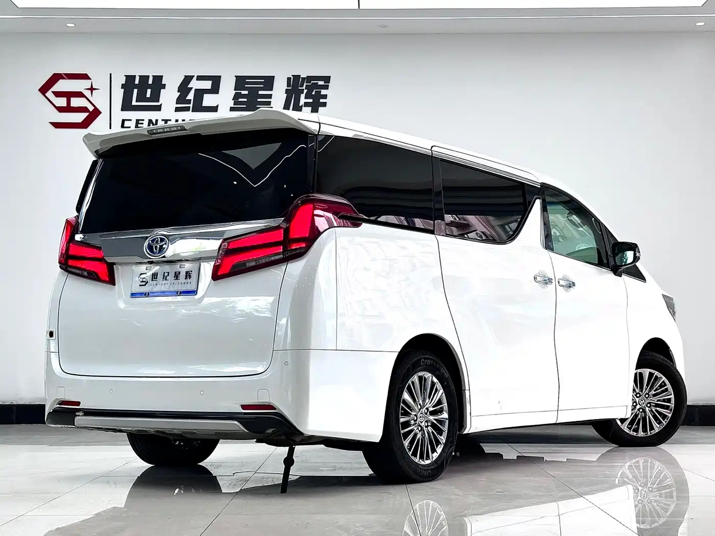 Toyota Alphard 2019 Hybrid 2.5L Luxury фото 5