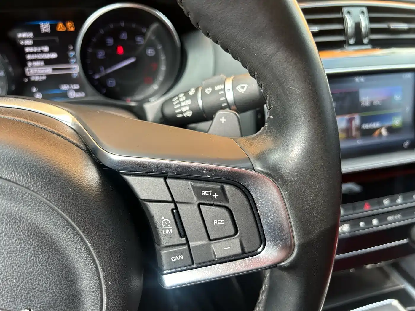 Jaguar XE 2016 2015 2.0T 240PS R-Sport