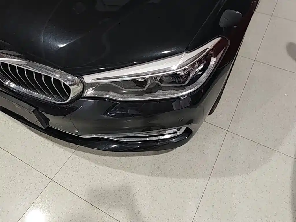 Photo 24 - BMW 5 Series