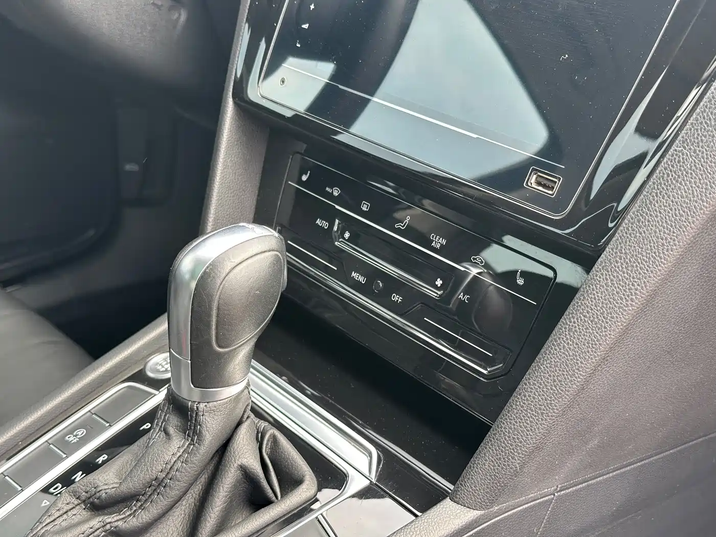 Volkswagen Magotan 2020 330TSI DSG Leading фото 29
