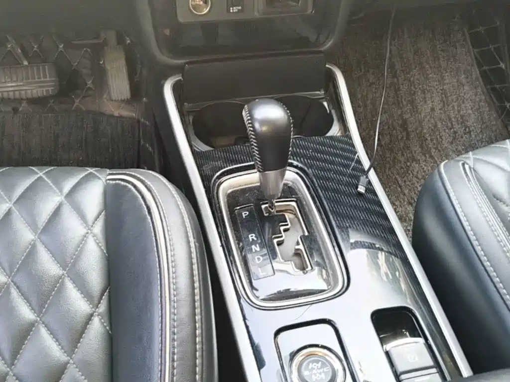 Mitsubishi Outlander 2022 2021 2.4L 4WD Yaodong Edition 5-seater