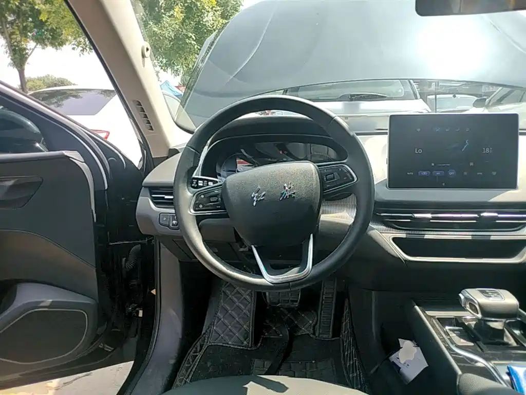 Hongqi E-QM5 2021 Charging T3 Version 5-seater фото 11