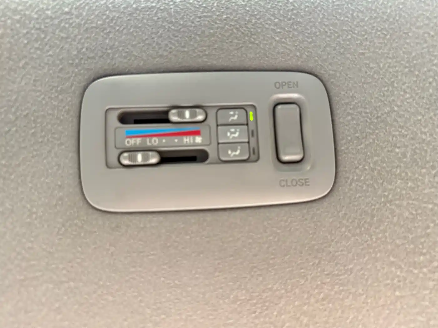 Toyota Previa 2004 2.4L AT фото 17
