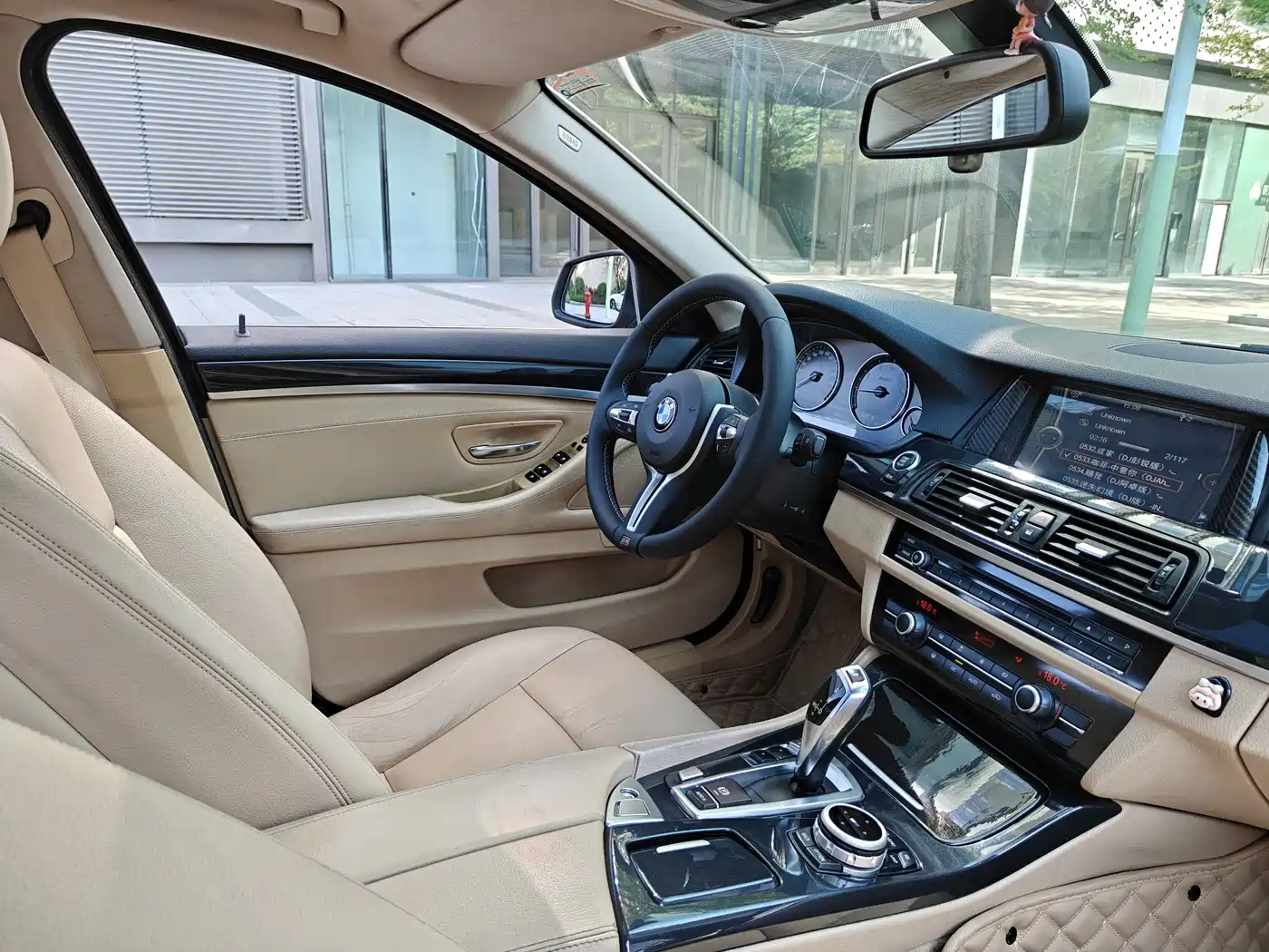 BMW 5 Series 2013 520Li Elegance фото 6