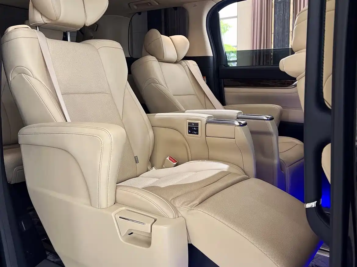 Toyota Alphard 2021 Hybrid 2.5L Luxury фото 15