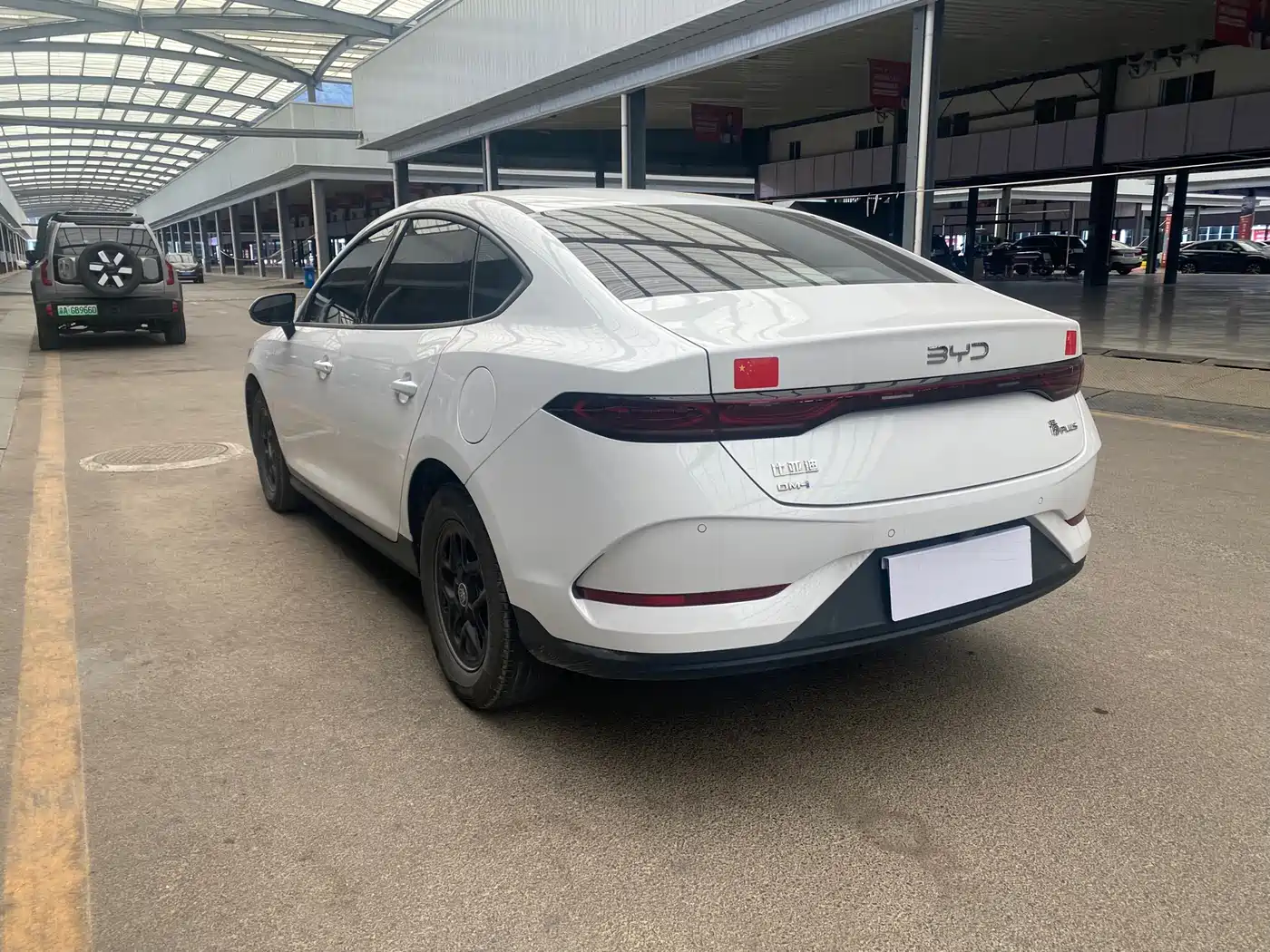 BYD Qin PLUS 2025 DM-i Smart Drive 55KM Leader фото 9