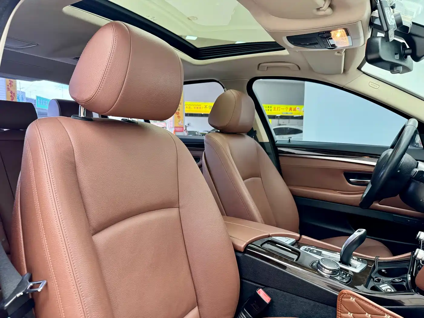 BMW 5 Series 2014 528Li Leading Edition фото 15