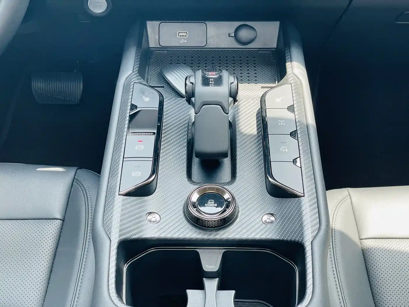 Haval Meng Long NEV 2024 Hi4 145 Pro фото 10