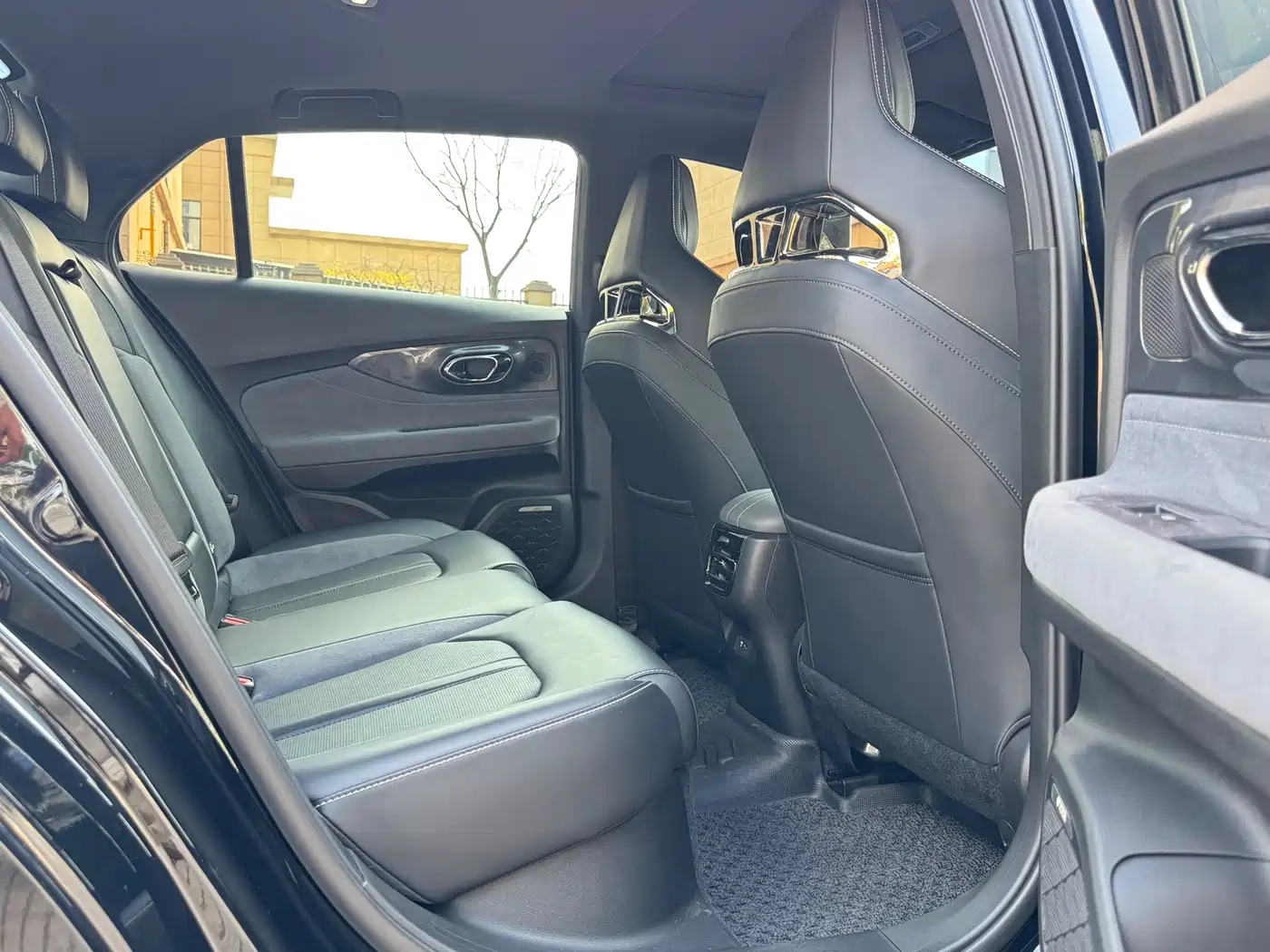 GAC Trumpchi Trumpchi Emkoo 2024 Model 400T Auto Shadow Leopard R MAX Edition фото 10