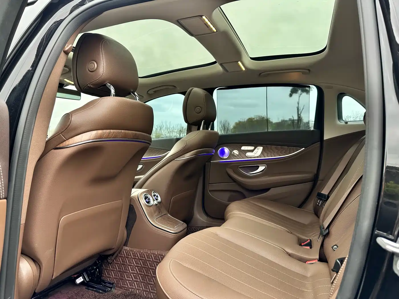 Mercedes-Benz E-Class 2023 E 300 L Luxury фото 11