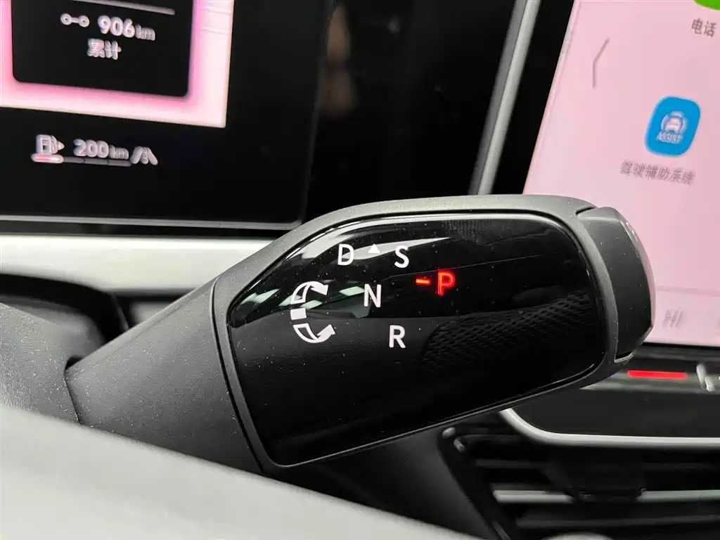 Volkswagen Passat 2025 Model Pro 380TSI Starlight Dragon Premium Edition фото 4