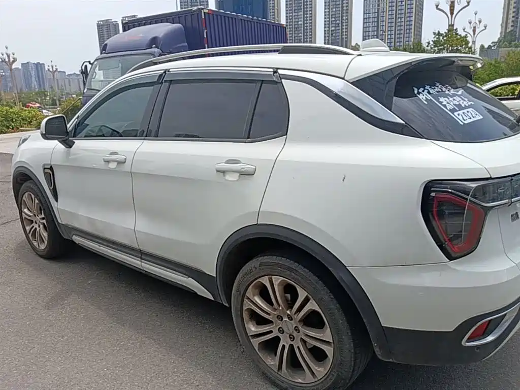 Lynk & Co 01 2017 2.0T 2WD Pro Version фото 5