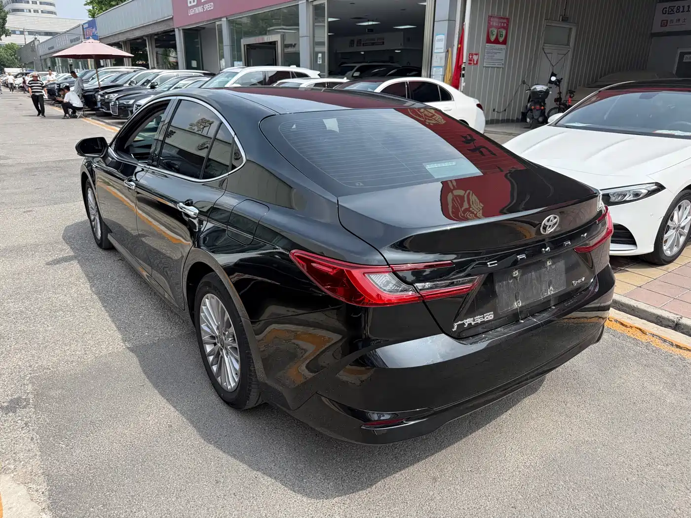Toyota Camry 2024 Hybrid 2.0HGVP Luxury Edition фото 2