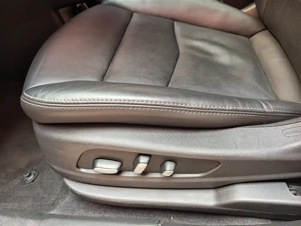 Cadillac XT6 2022 2.0T 6-Seater 4WD Luxury 120th Anniversary Limited Edition фото 14
