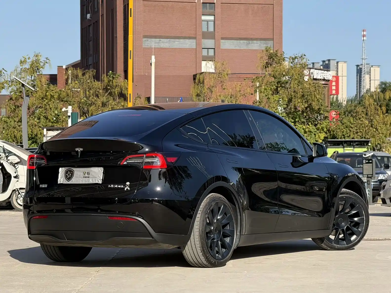 Фото 6 - Tesla Model Y