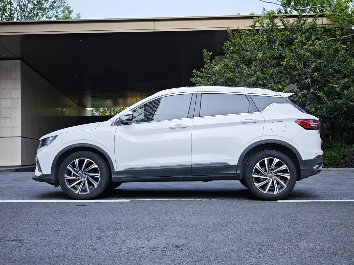 GEELY AUTOMOBILE BINYUE